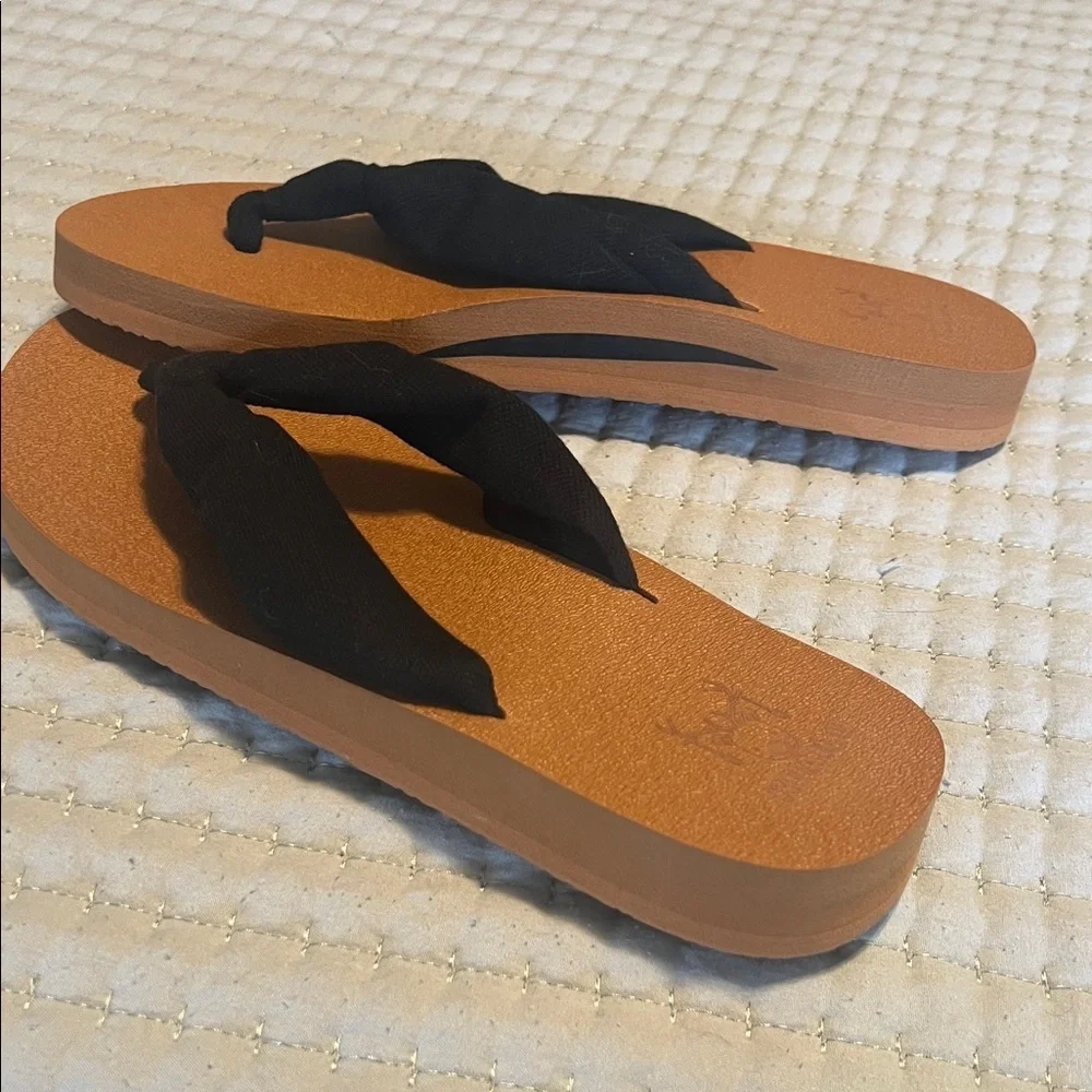 Stylish Black and Tan Women's Sandals Kuailu size 9